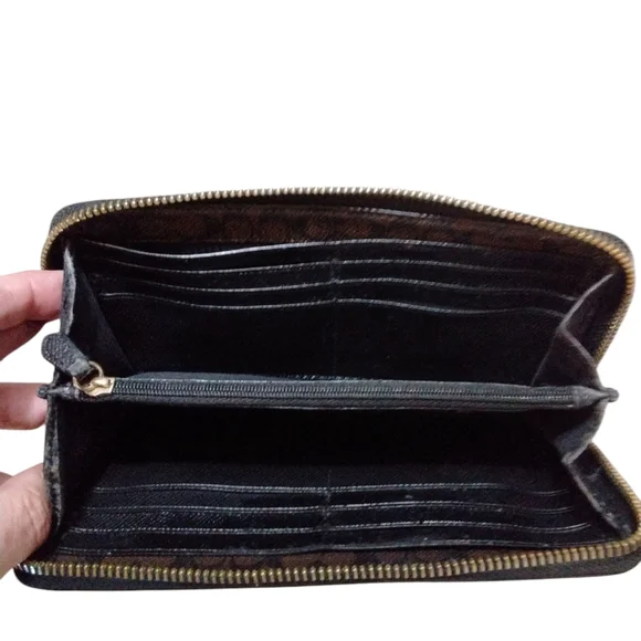 Coach Black Leather Wallet - Picture 4 of 10